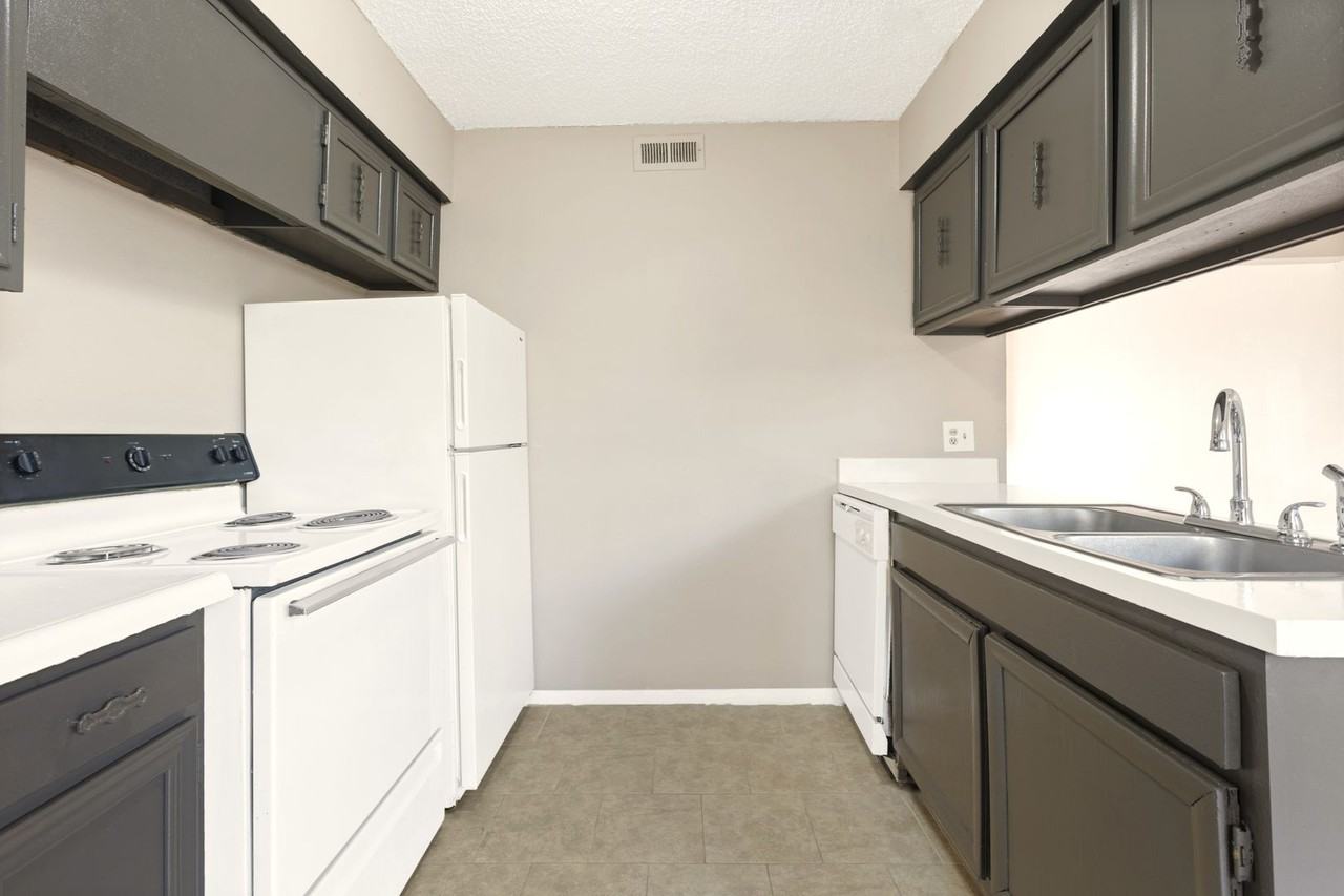 Magnolia Village Apartments - Photo 3 of 27