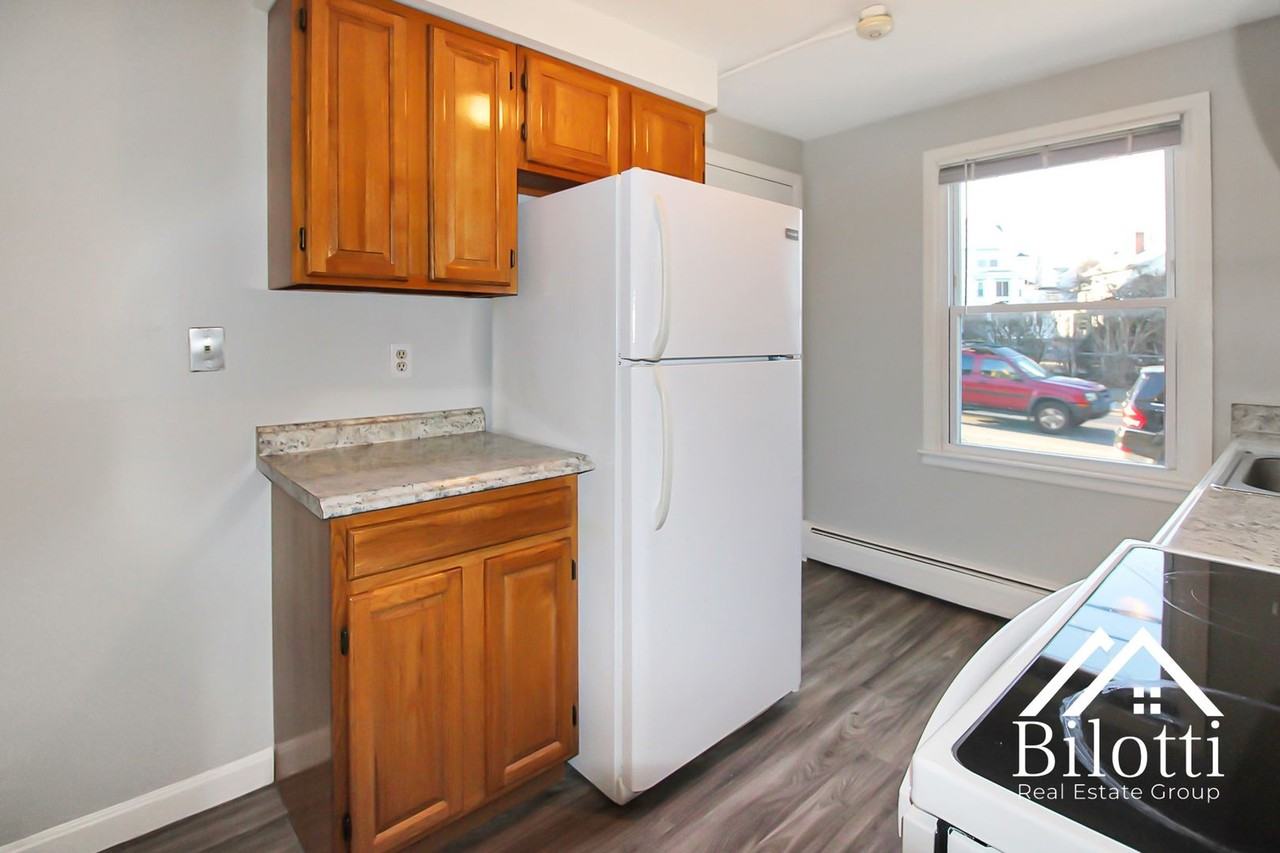 170 Pawtucket Avenue - Photo 2 of 15