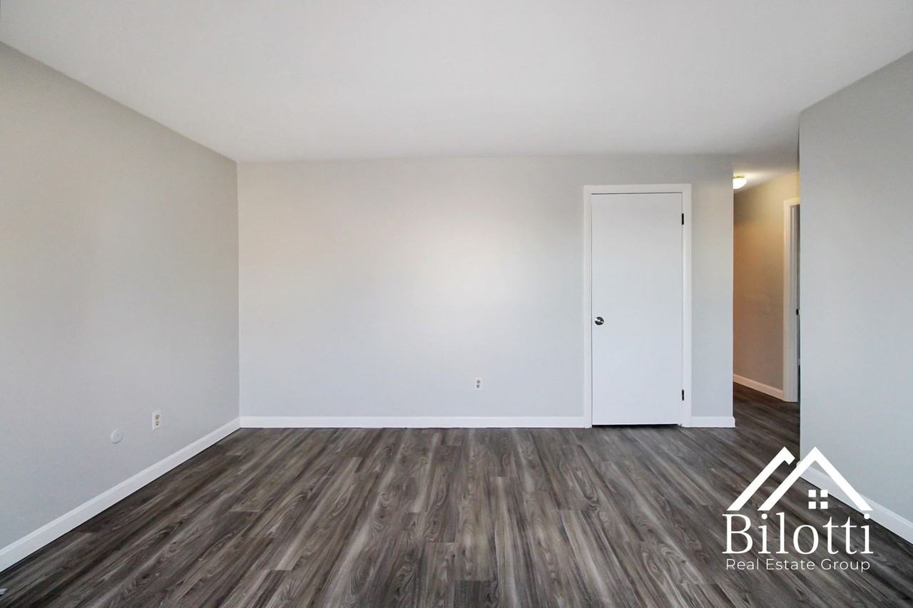 170 Pawtucket Avenue - Photo 6 of 15