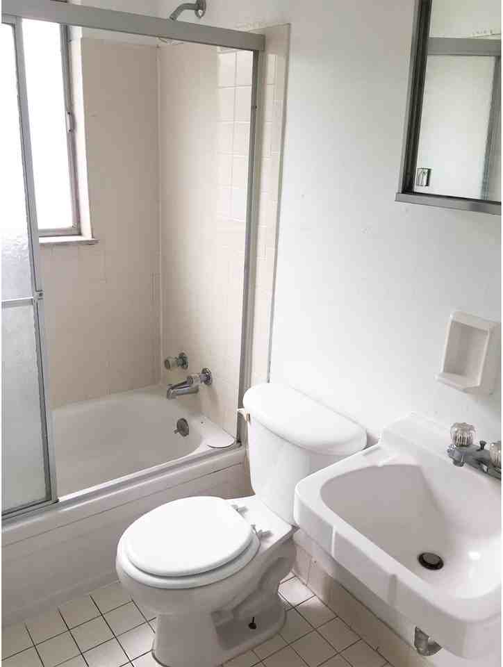 3239 Bishop Street - Photo 5 of 21