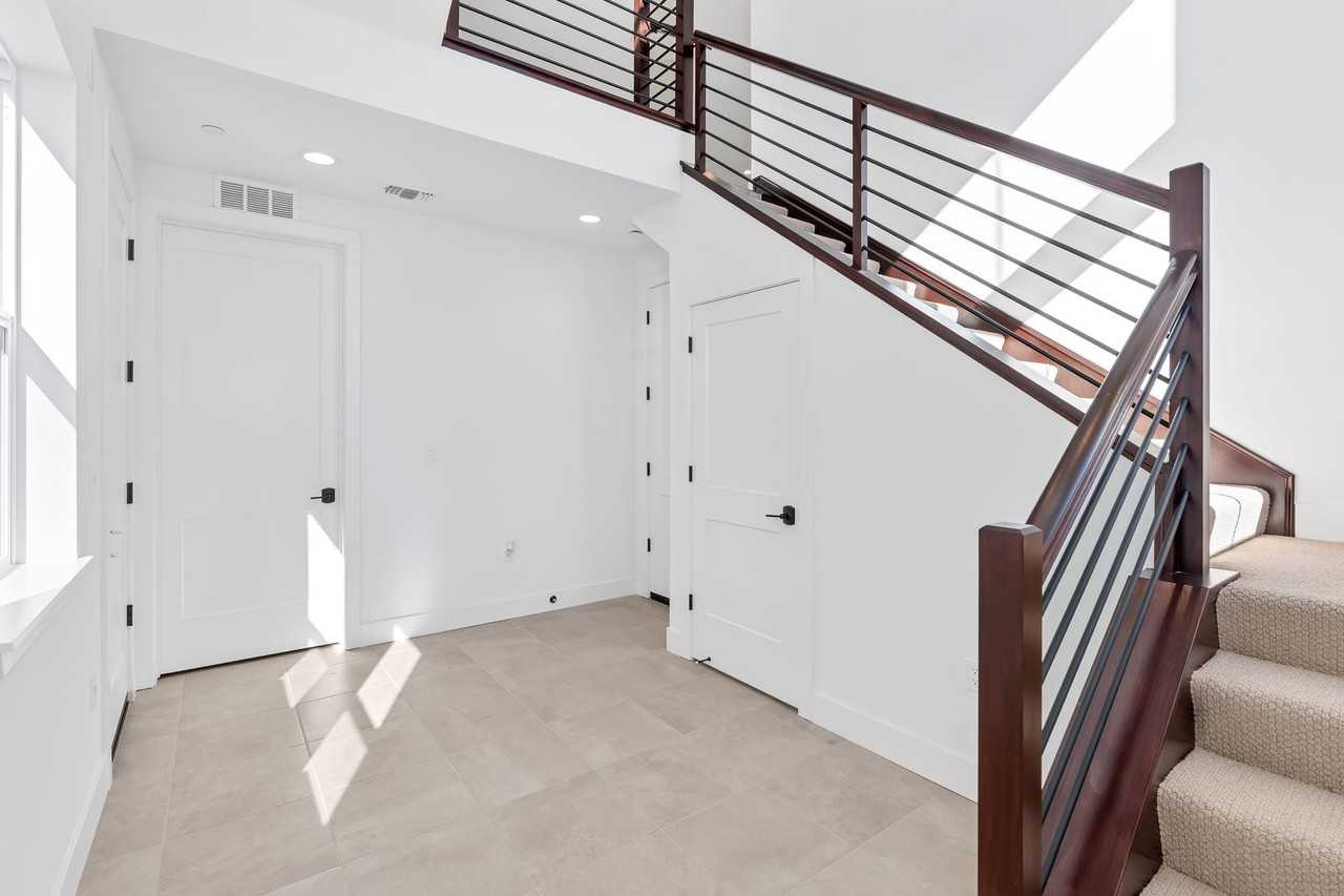 109 109 Coral Bell Dr - Photo 3 of 47