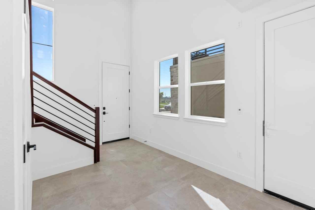 109 109 Coral Bell Dr - Photo 4 of 47