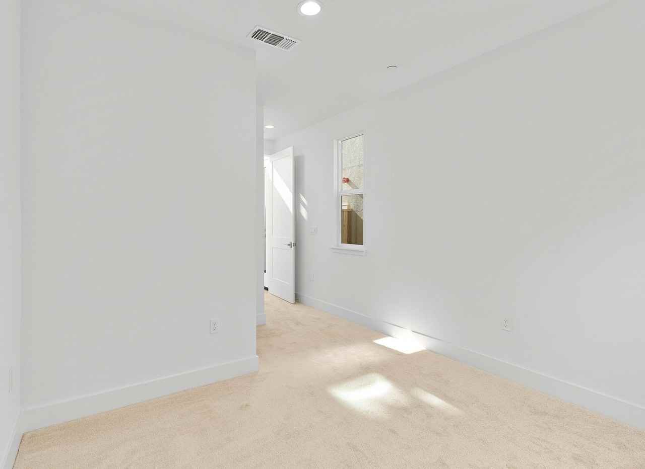 103 103 Coral Bell Dr - Photo 7 of 48