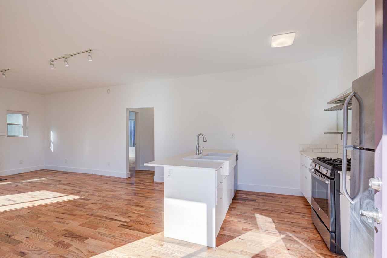 3216 Bellevue Ave - Photo 2 of 34