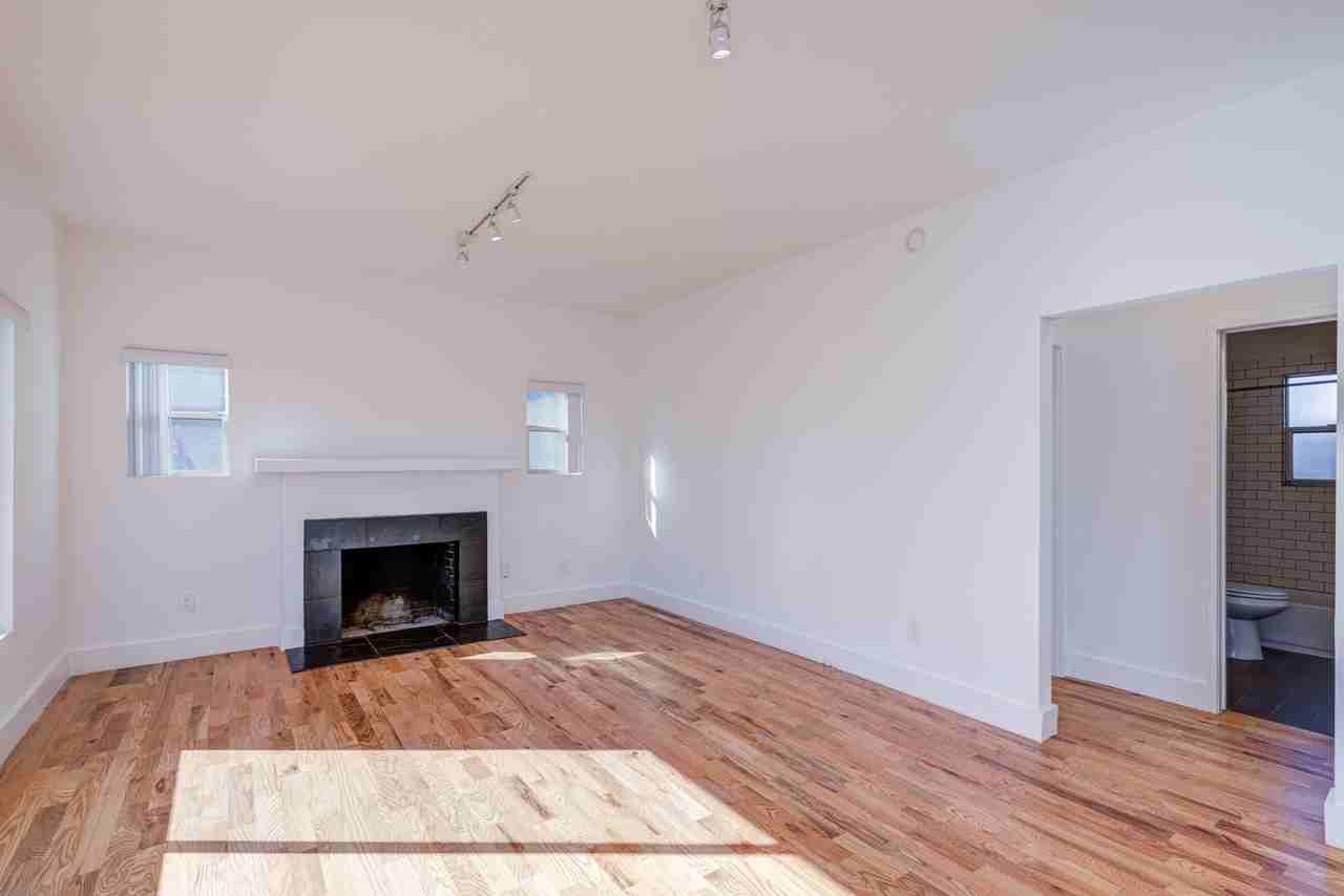3216 Bellevue Ave - Photo 4 of 34