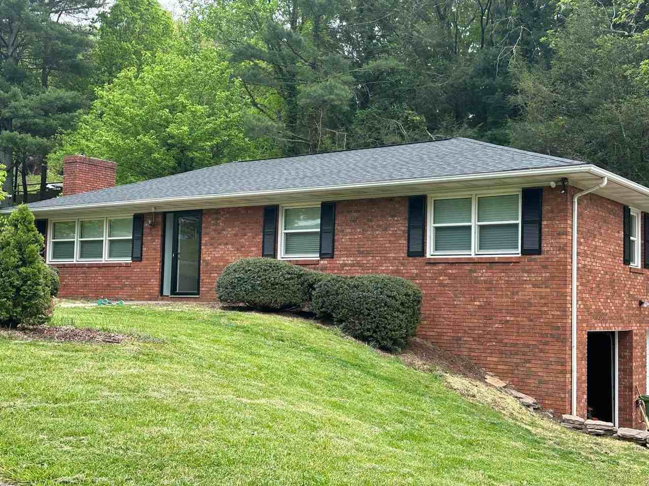 11 Mountainbrook Rd - Photo 2 of 26