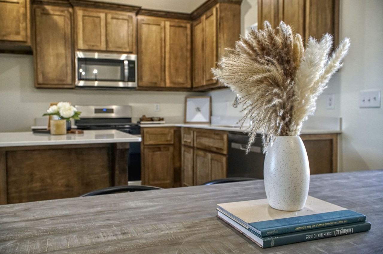 681 Cedar Hill Way - Photo 4 of 49