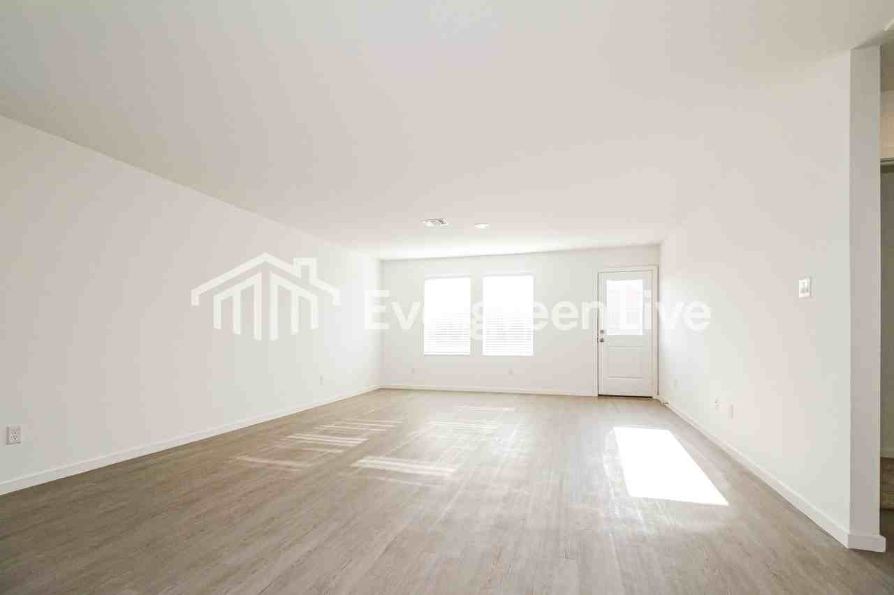 9604 Nw 125th Ter - Photo 4 of 17