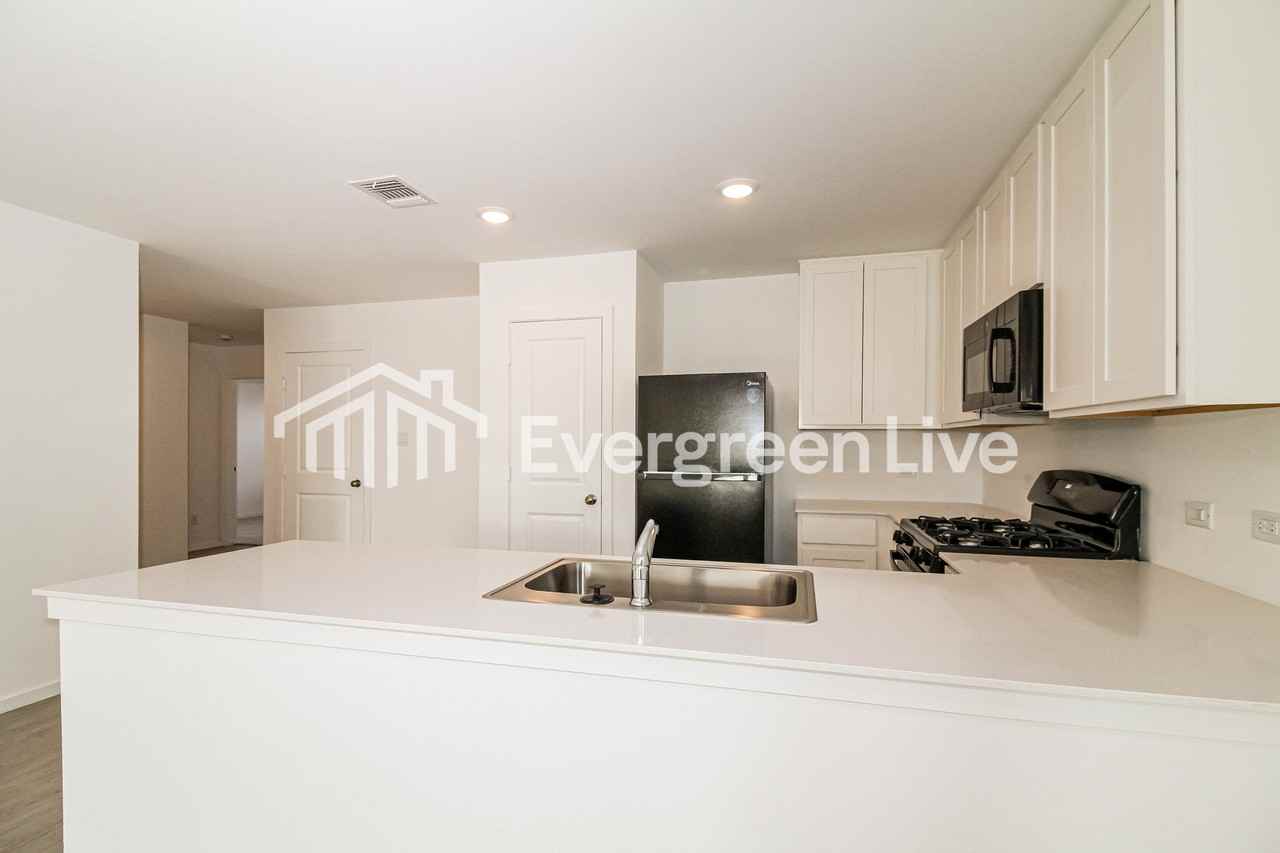 9604 Nw 125th Ter - Photo 6 of 17