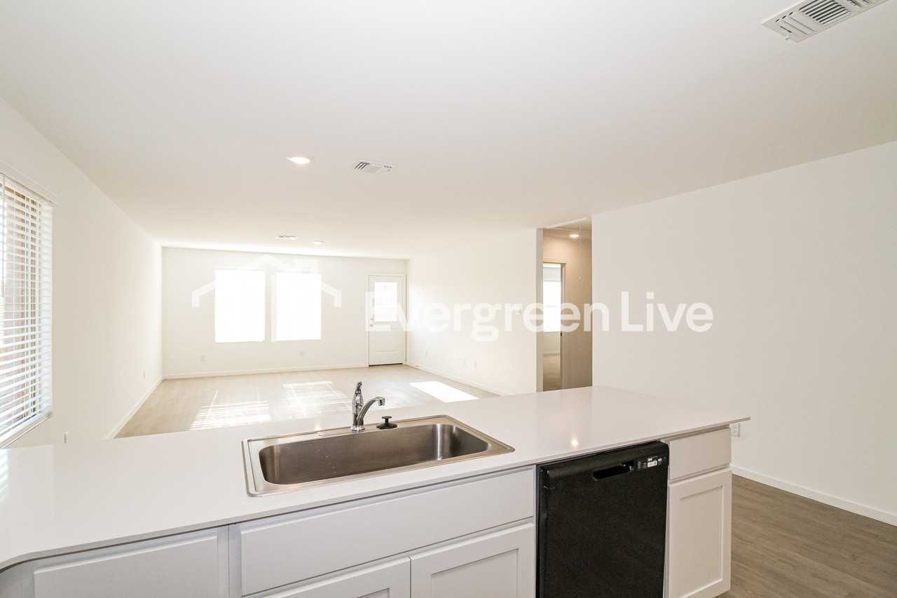 9604 Nw 125th Ter - Photo 7 of 17