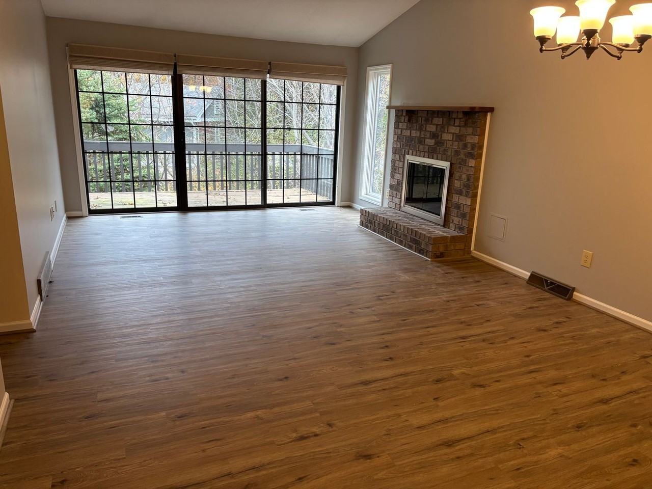 1399 Suncrest Dr Ne - Photo 4 of 17