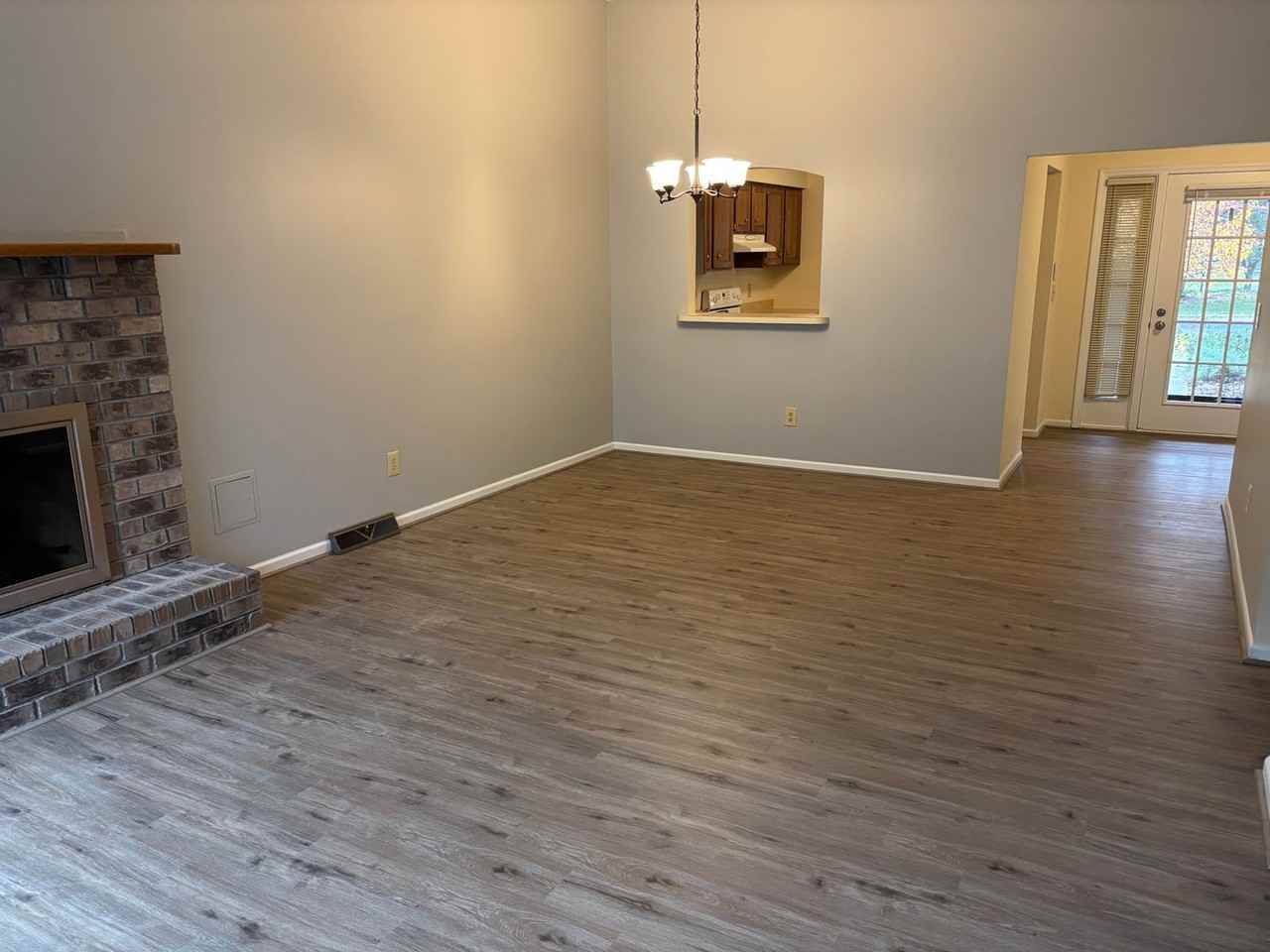 1399 Suncrest Dr Ne - Photo 6 of 17