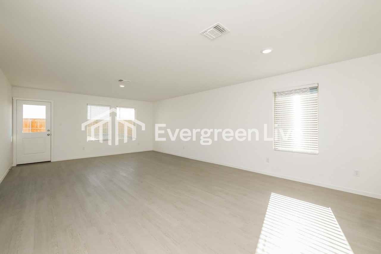 12532 Huntington Ridge Way - Photo 3 of 17