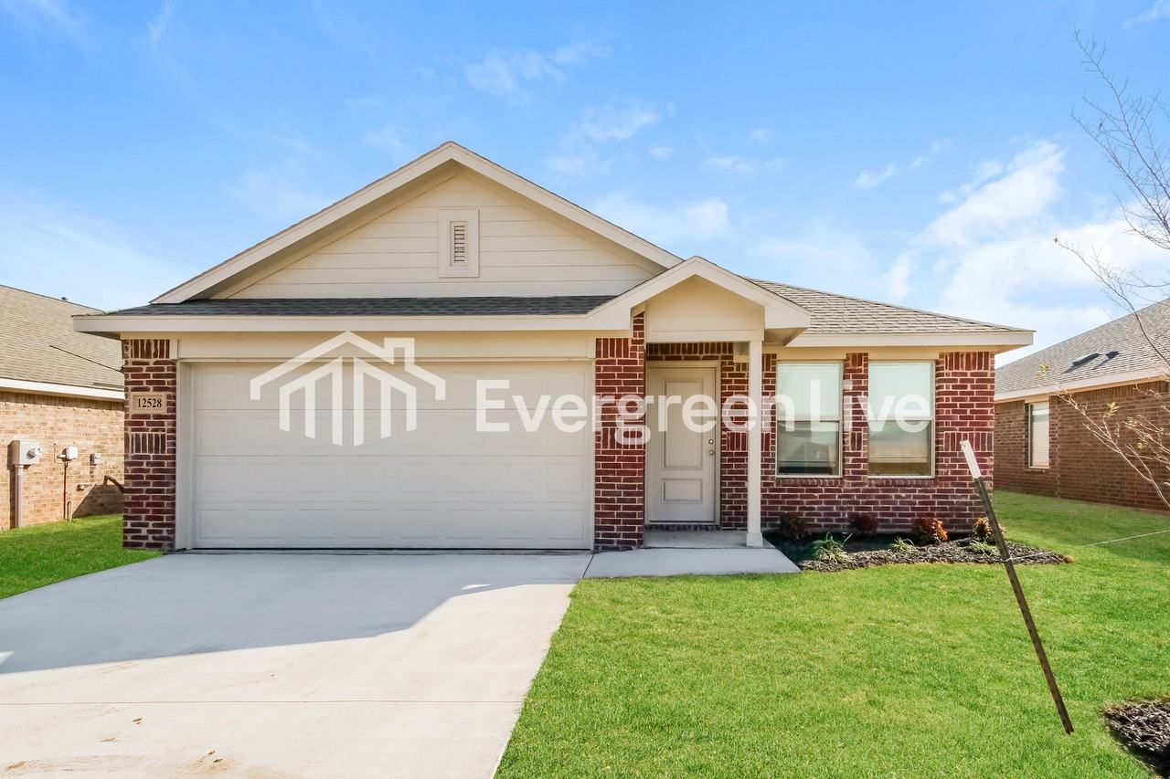 12528 Huntington Ridge Way - Photo 2 of 17