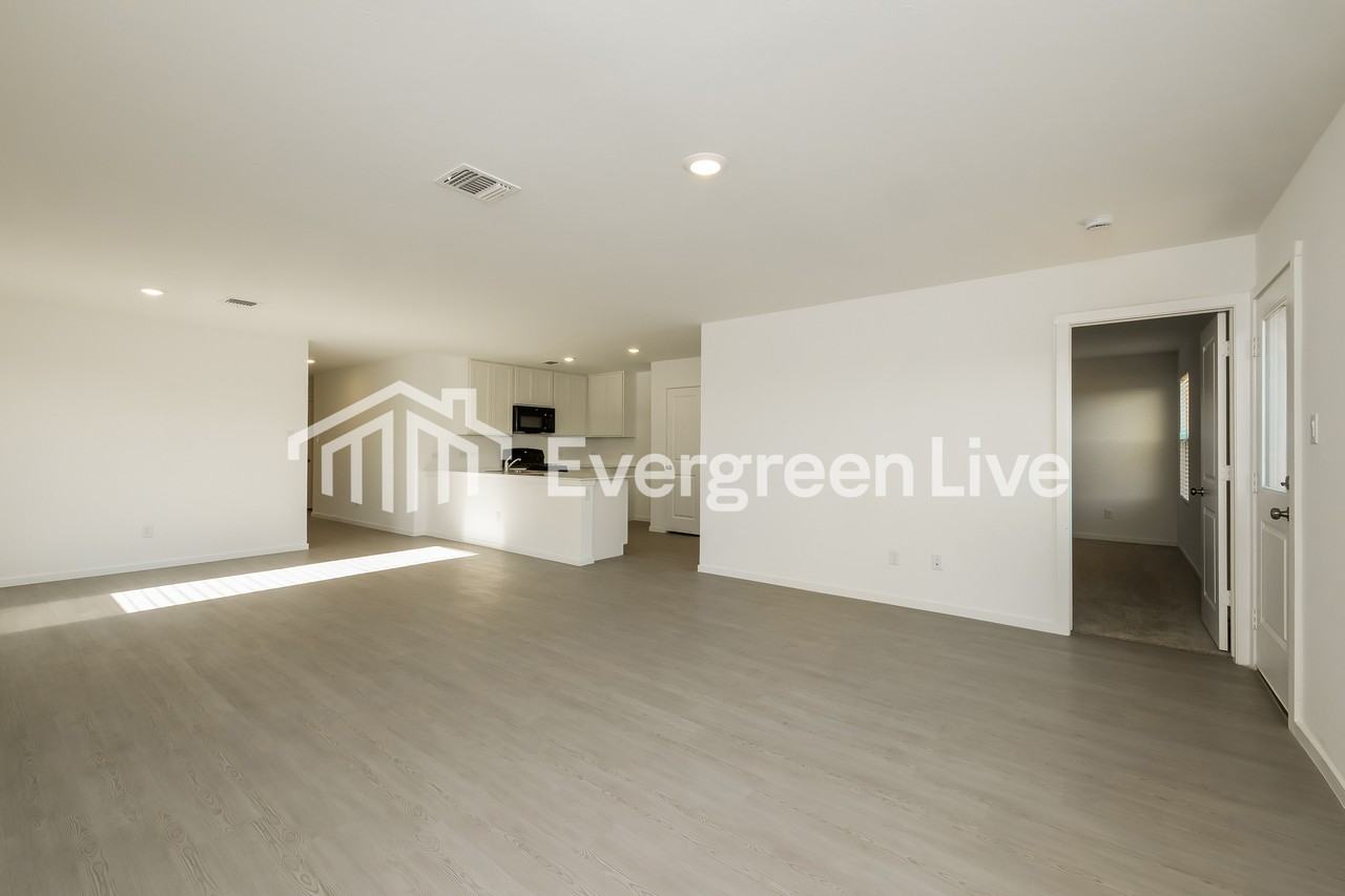 12528 Huntington Ridge Way - Photo 3 of 17