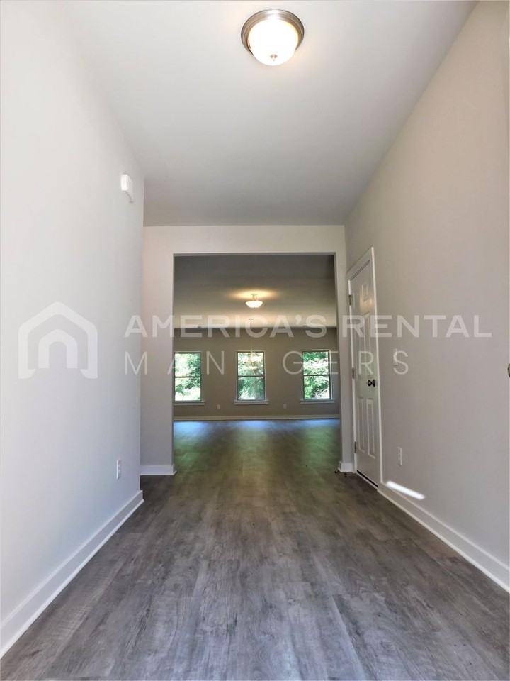 97 Farm Dr - Photo 2 of 20