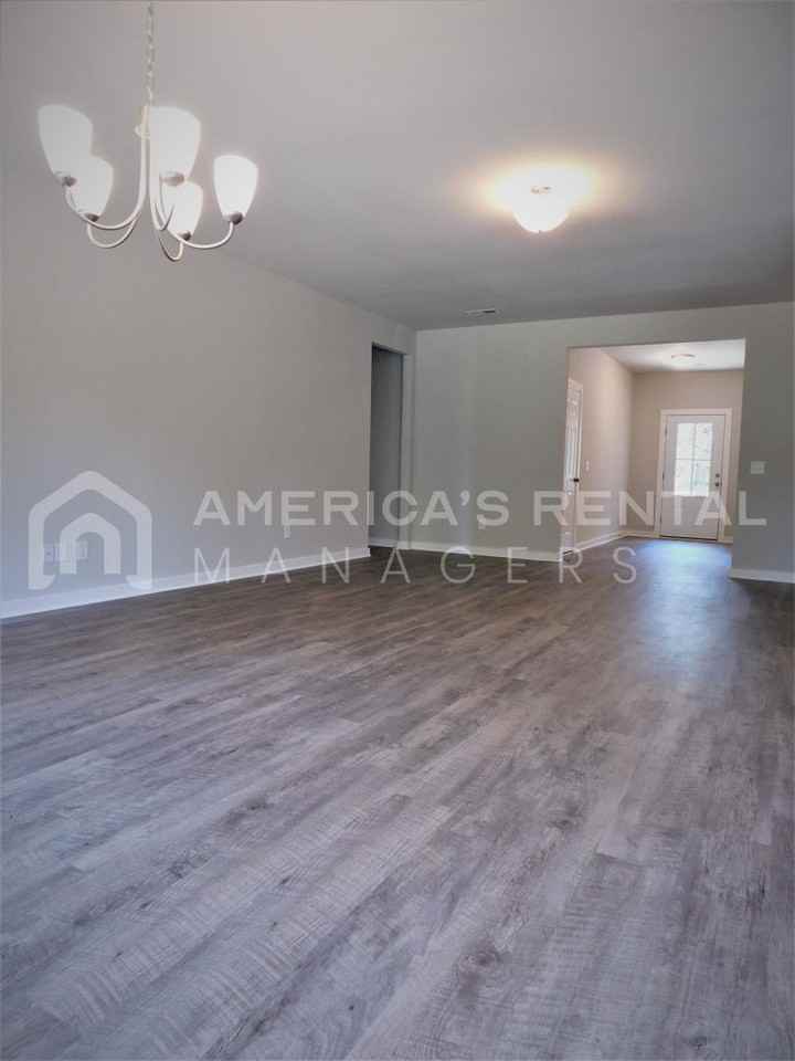 97 Farm Dr - Photo 4 of 20