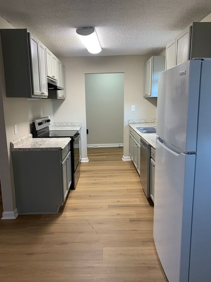 325 Honea Ln - Photo 2 of 13