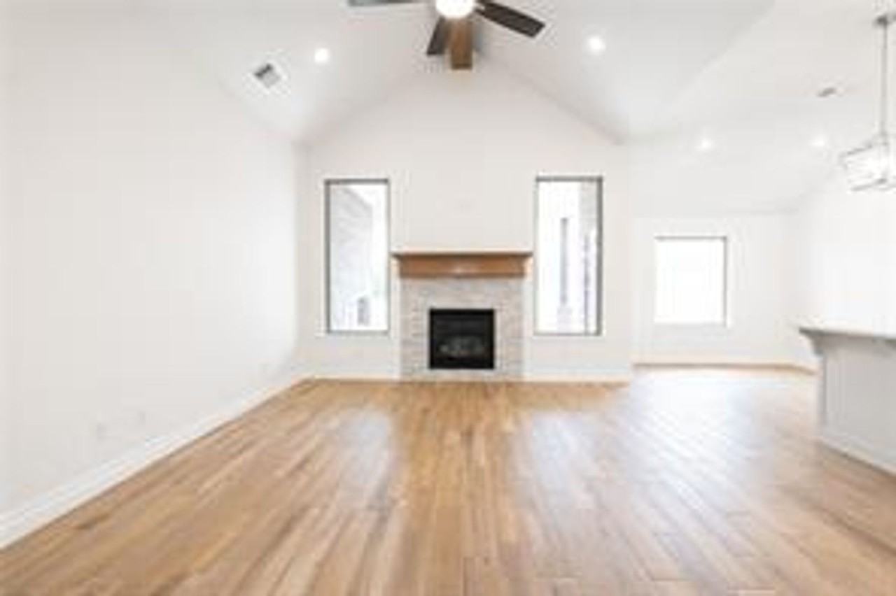 8225 Mountain Oak Dr - Photo 3 of 24