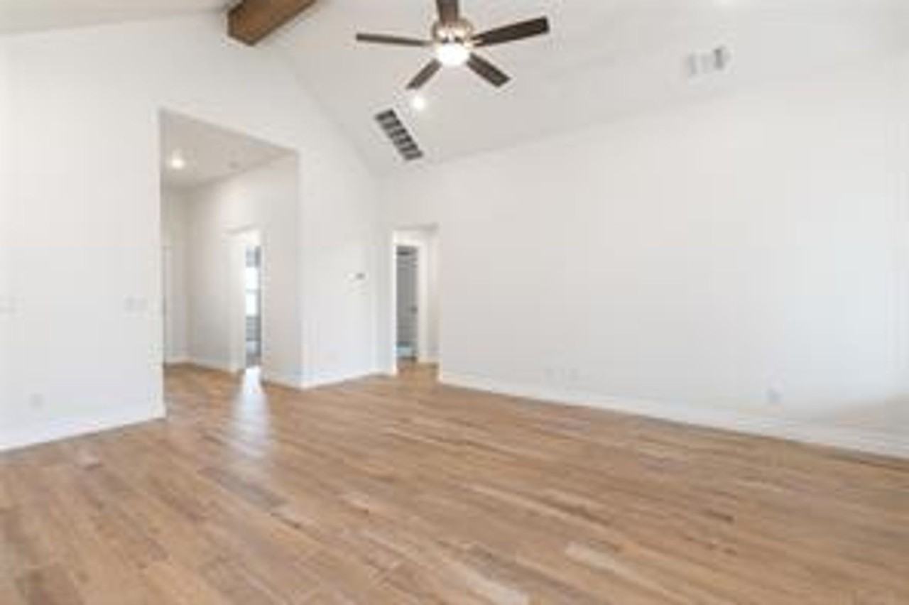 8225 Mountain Oak Dr - Photo 5 of 24