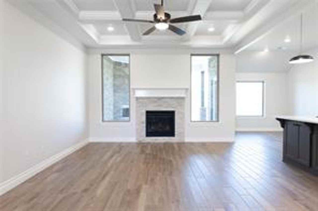 8233 Mountain Oak Dr - Photo 2 of 28