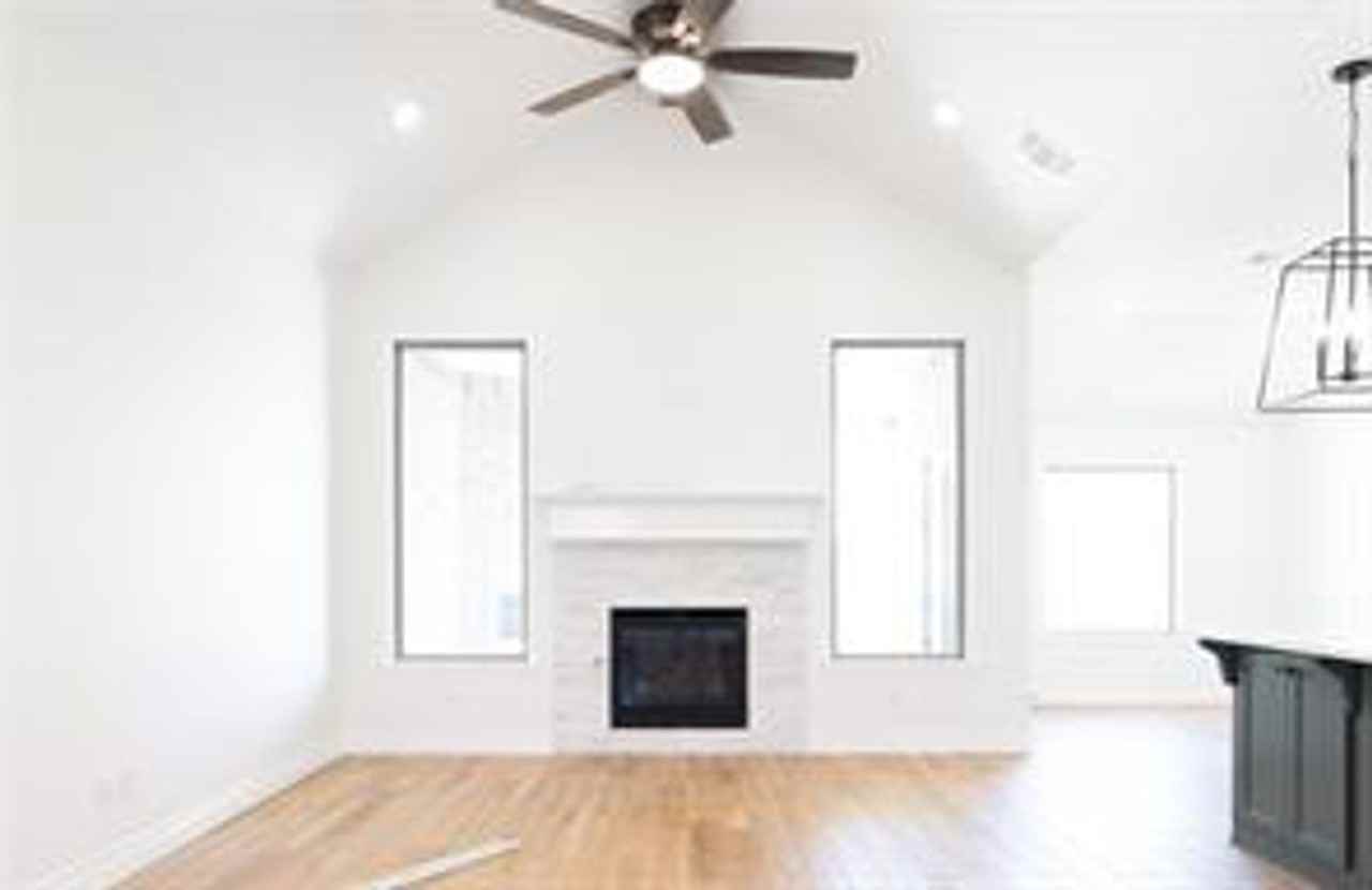 568 Still Mdws - Photo 2 of 21