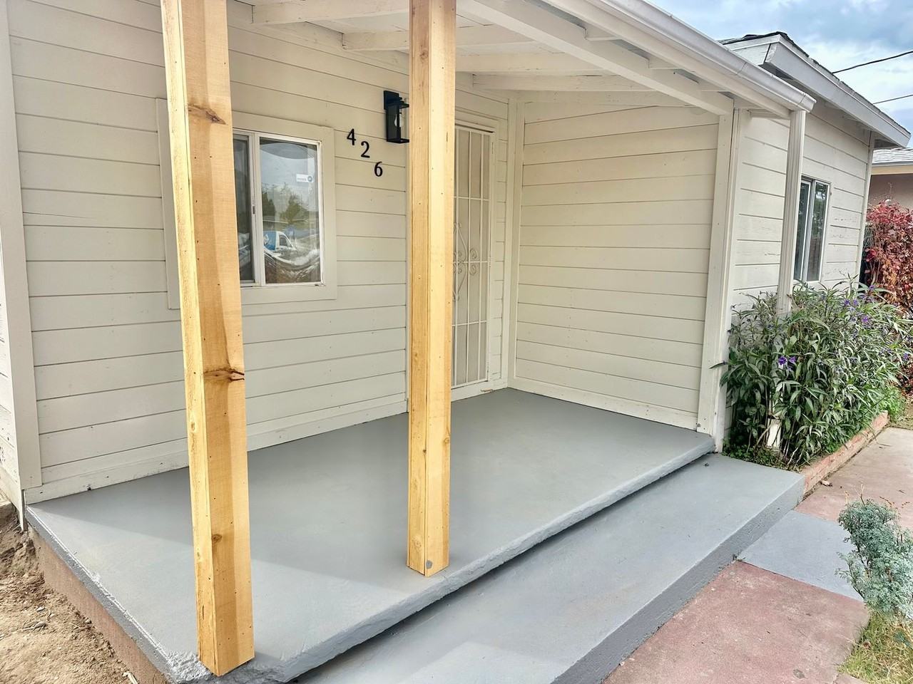 426 Vineyard Ave - Photo 4 of 16