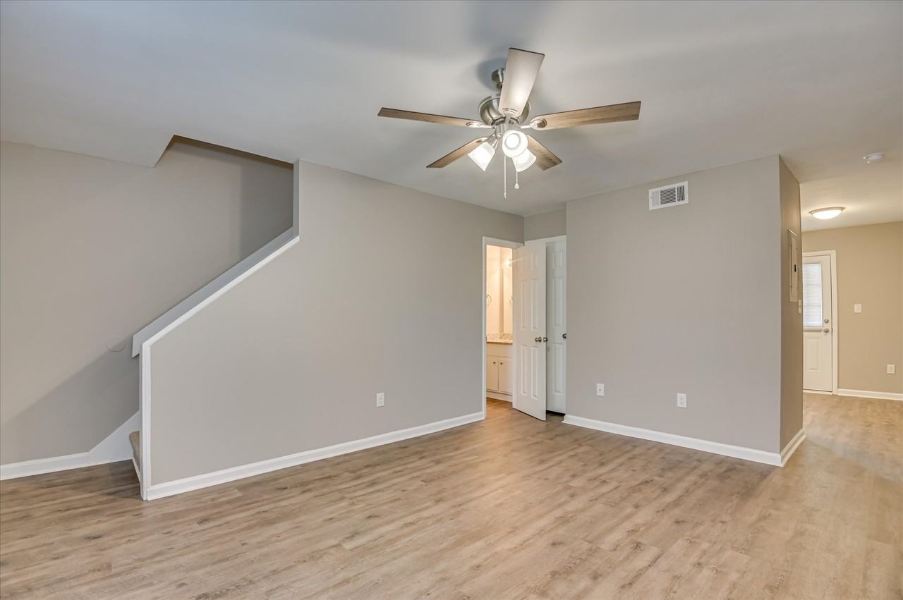 Willow Springs Apartments - Photo 3 of 14