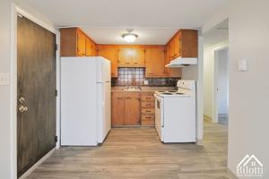 featured image of 1086 S Broadway