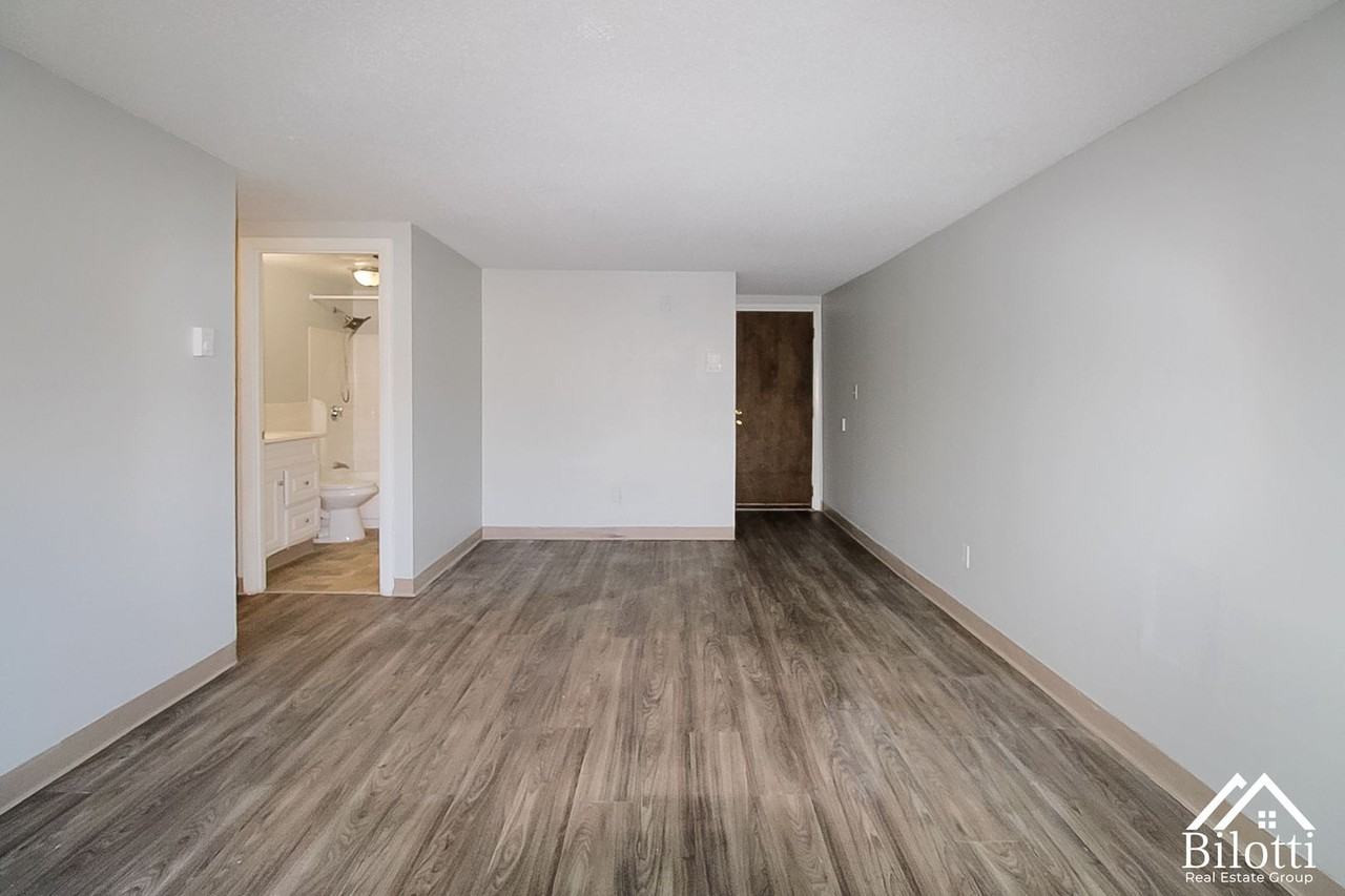 1086 South Broadway - Photo 4 of 15