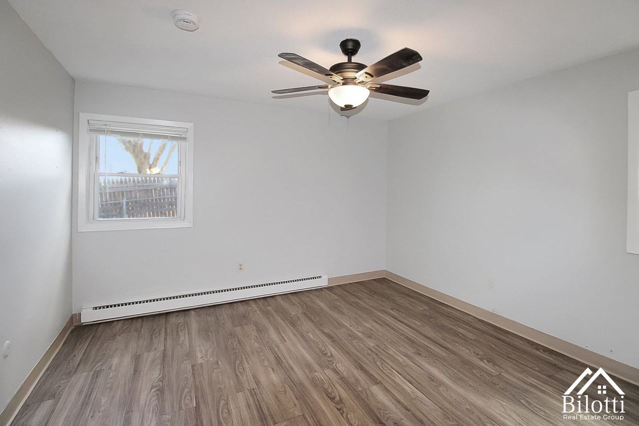 1086 South Broadway - Photo 5 of 15