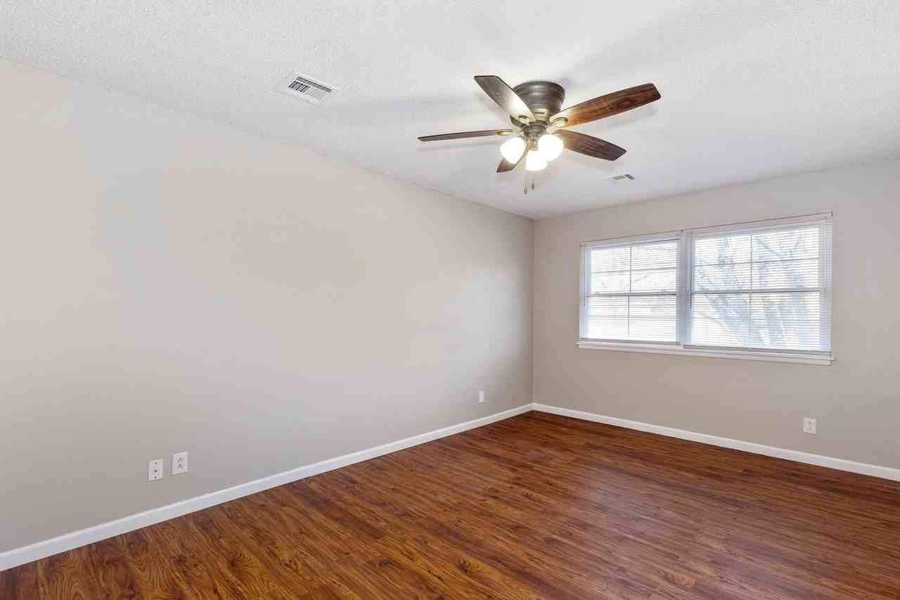 6138 Edinburg St - Photo 5 of 18