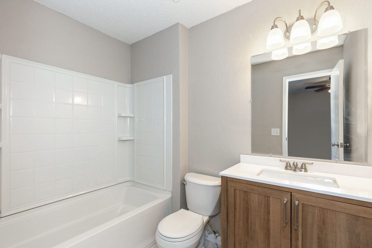 6138 Edinburg St - Photo 7 of 18