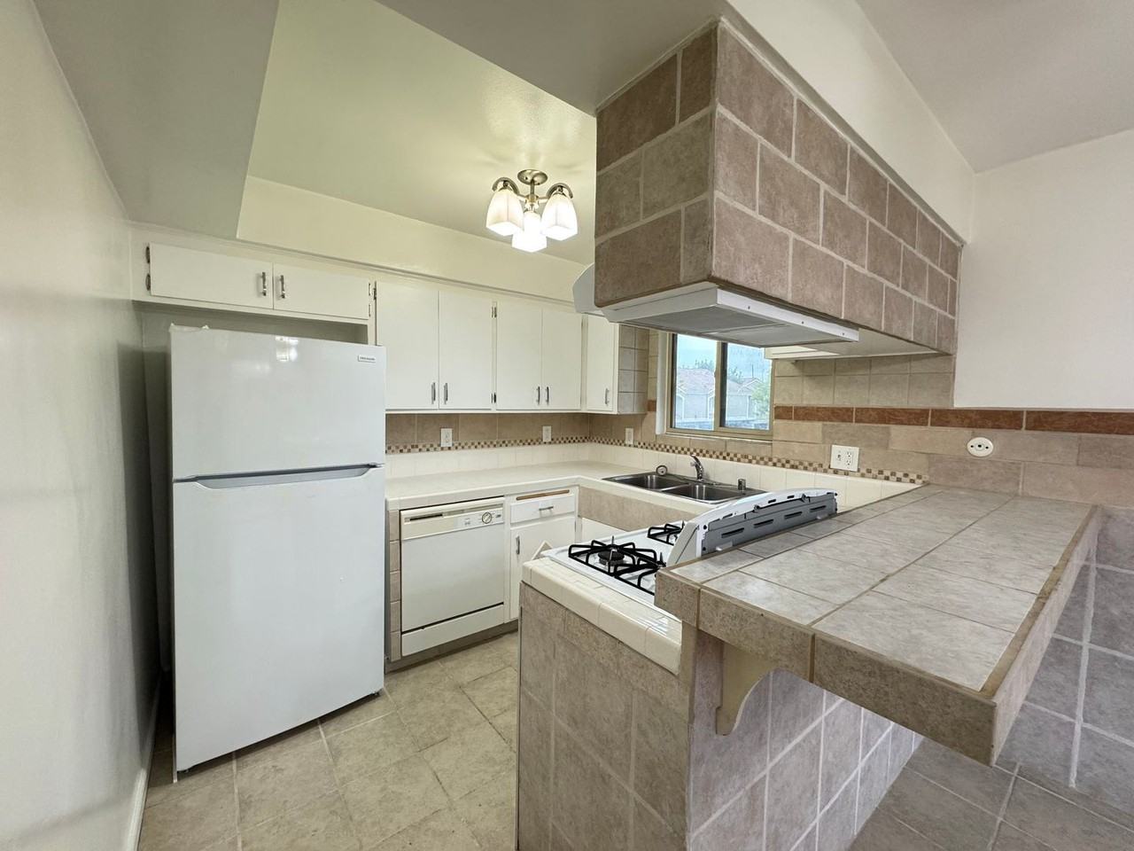 Kenyon Dr - Photo 2 of 12