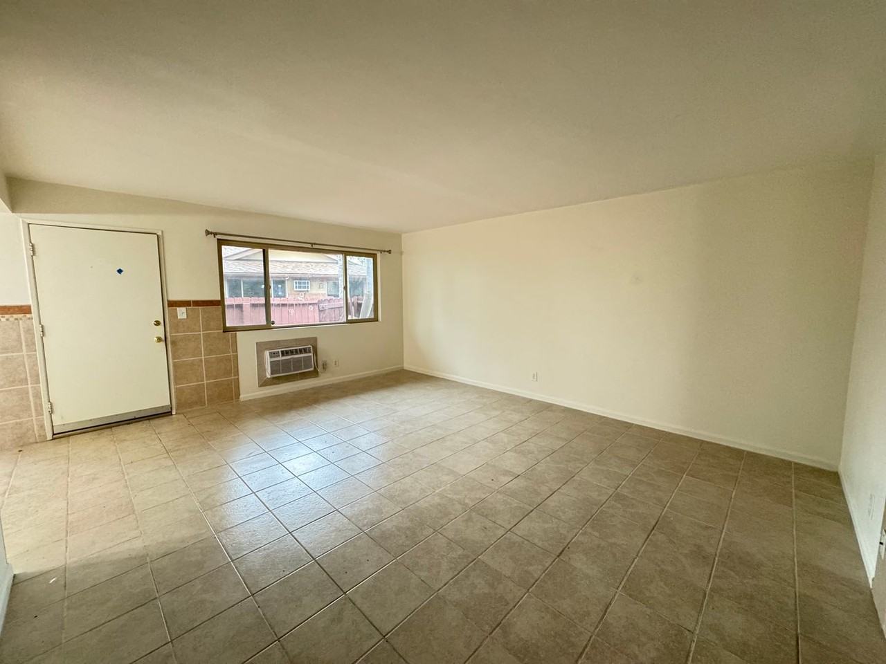 Kenyon Dr - Photo 4 of 12