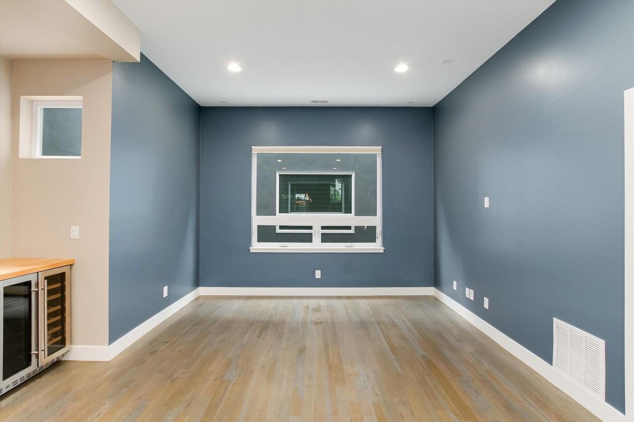 1644 KING ST - NLM - Photo 6 of 40