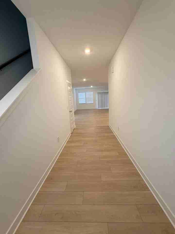 891 Norfolk Ln - Photo 3 of 33