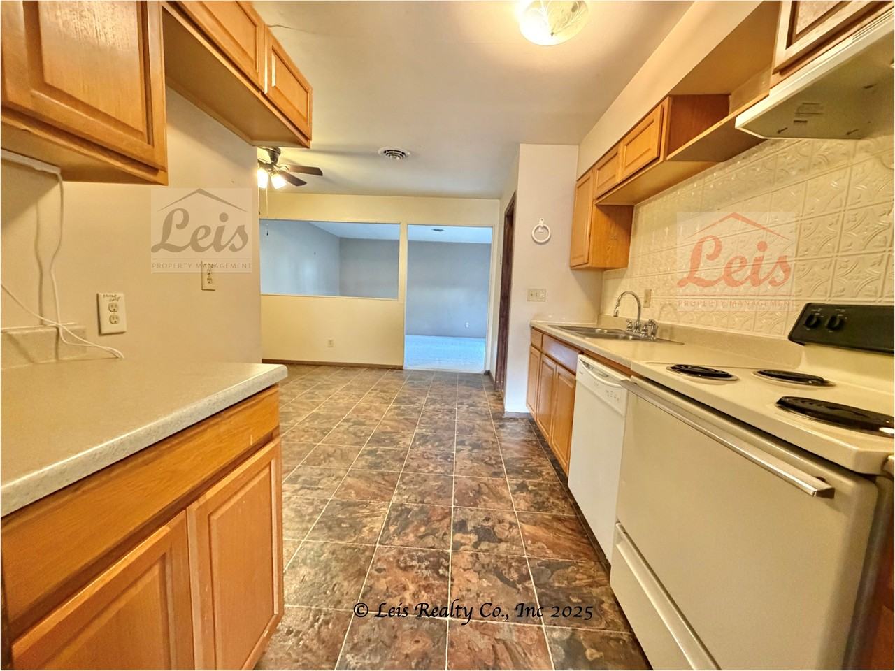 208 Oxford Greenville - Photo 4 of 20