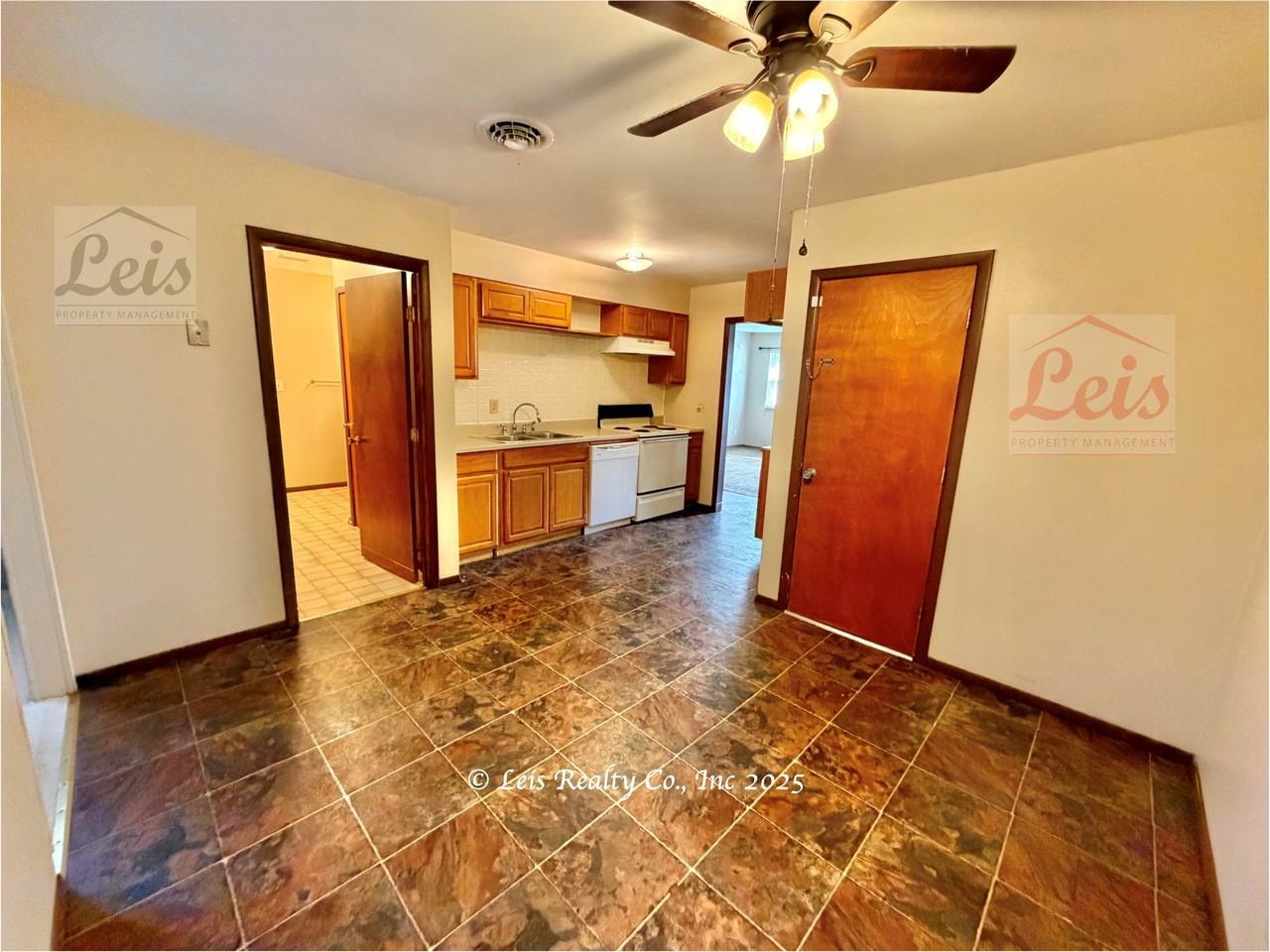 208 Oxford Greenville - Photo 5 of 20