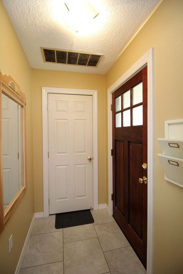 18690 Don Lee Way - Photo 4 of 27