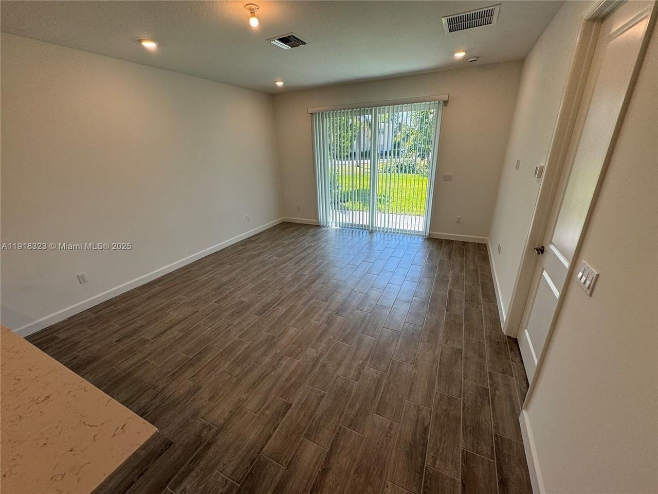 5726 Divine Dr - Photo 3 of 22