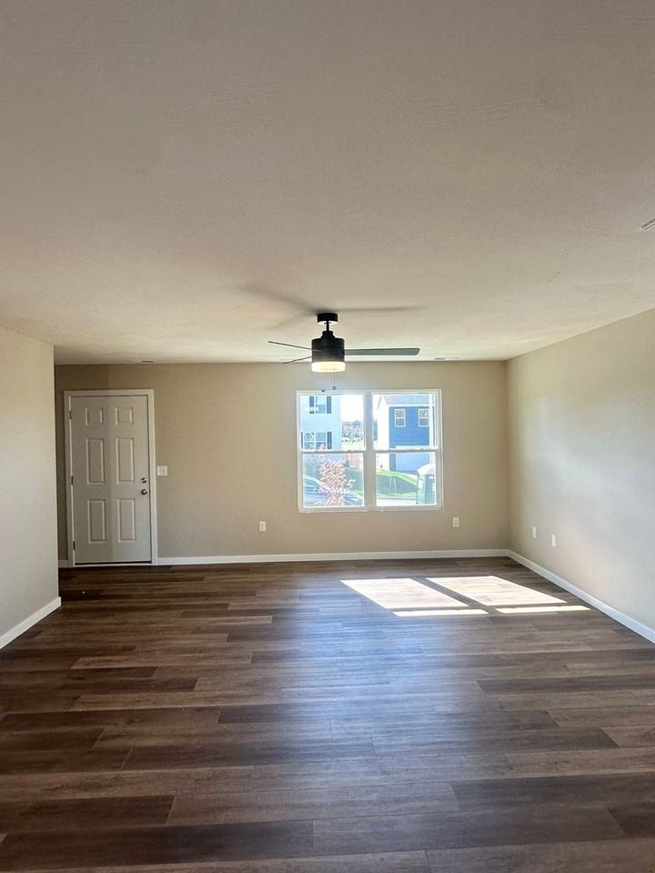 5147 W Sunstruck St - Photo 3 of 33