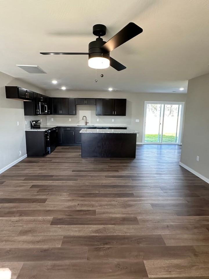 5147 W Sunstruck St - Photo 4 of 33