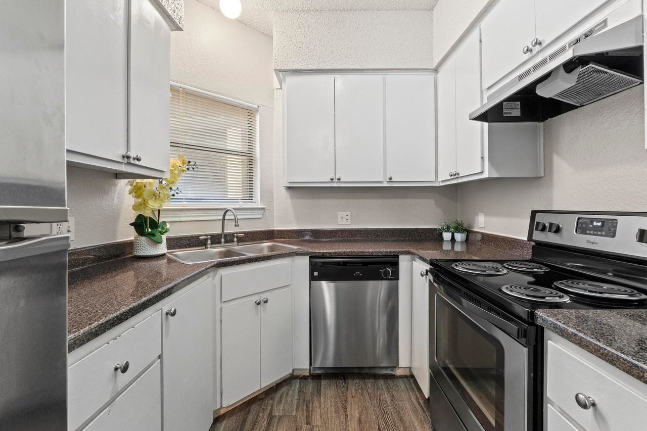 Three Villas - Photo 4 of 18