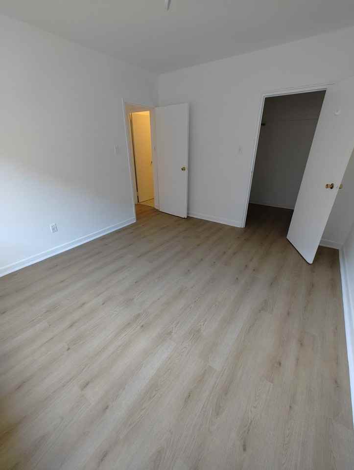 536 Birchmount Road - Photo 7 of 11