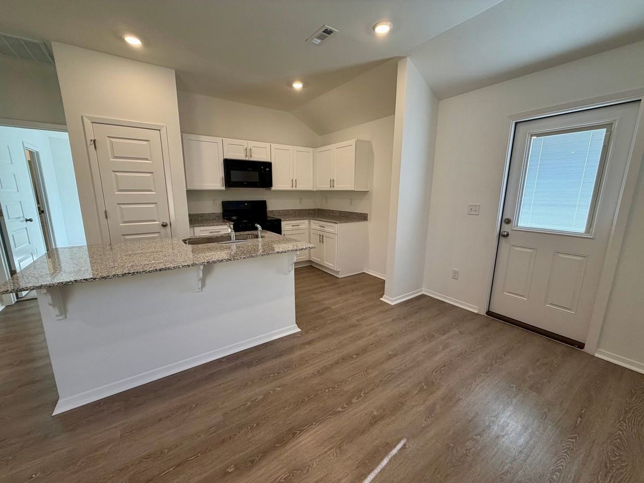 8826 8826 Preston Wood Drive - Photo 4 of 21