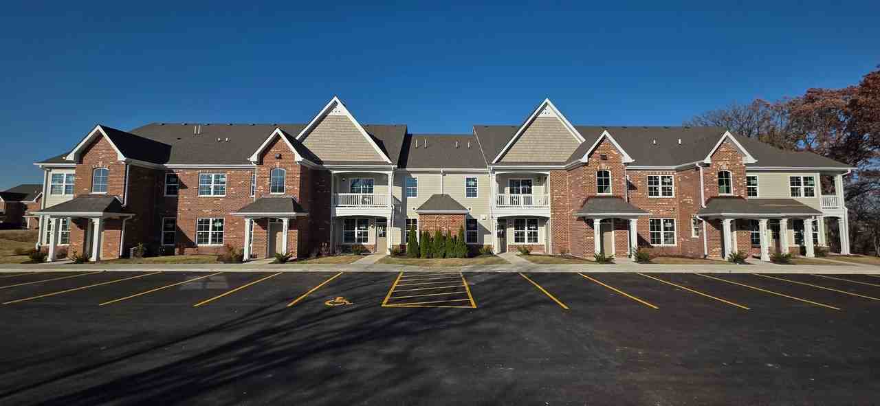 376 Timberline Dr - Photo 2 of 24