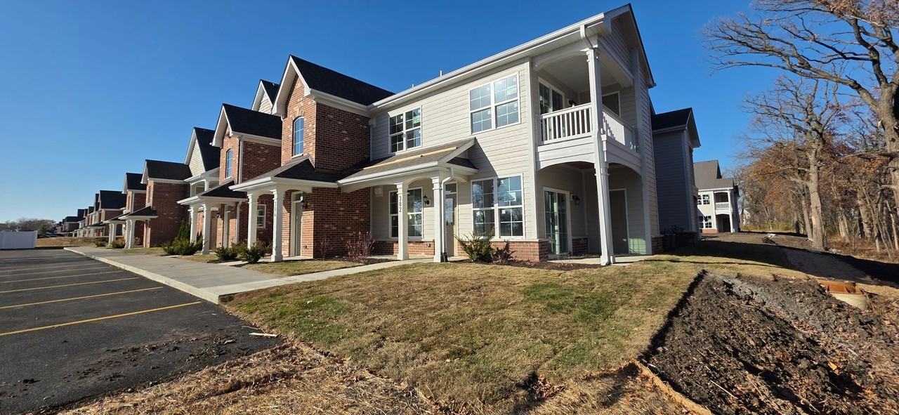 384 Timberline Dr - Photo 2 of 29