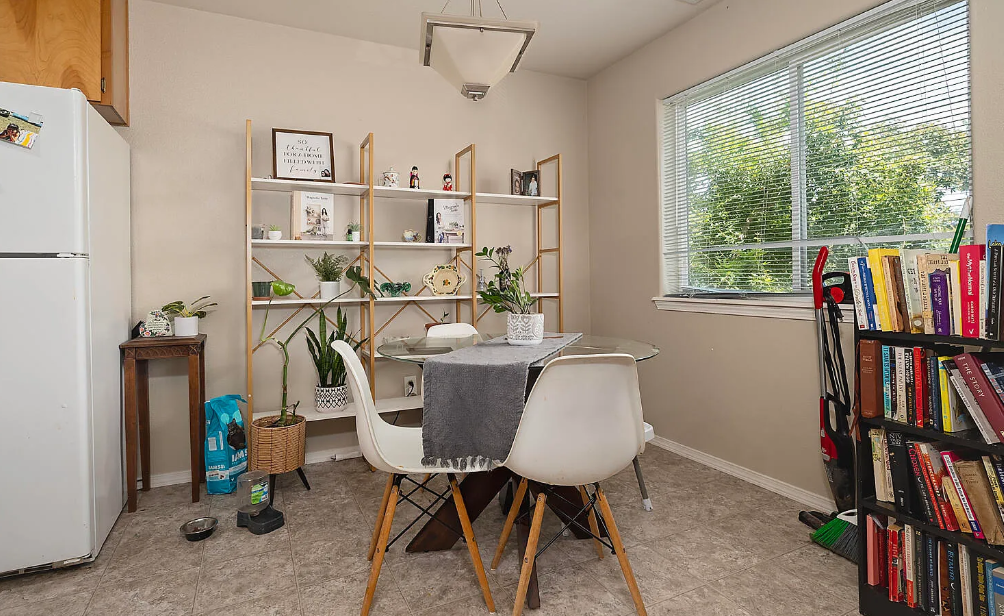 582, ID # 3167 Juniper Ridge Drive - Photo 5 of 11