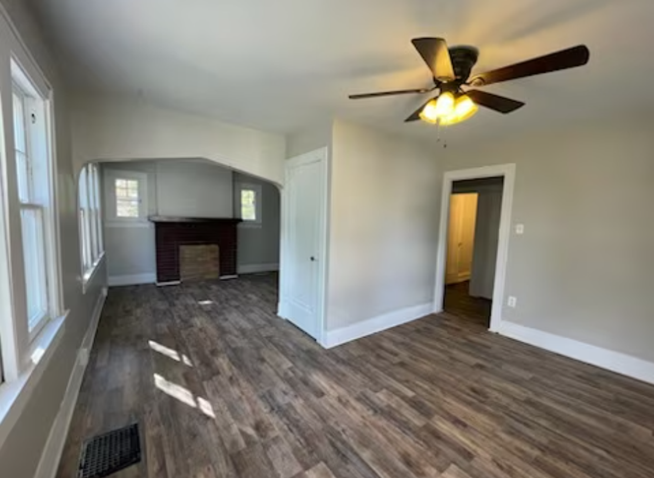 3602 Bering St - Photo 4 of 8